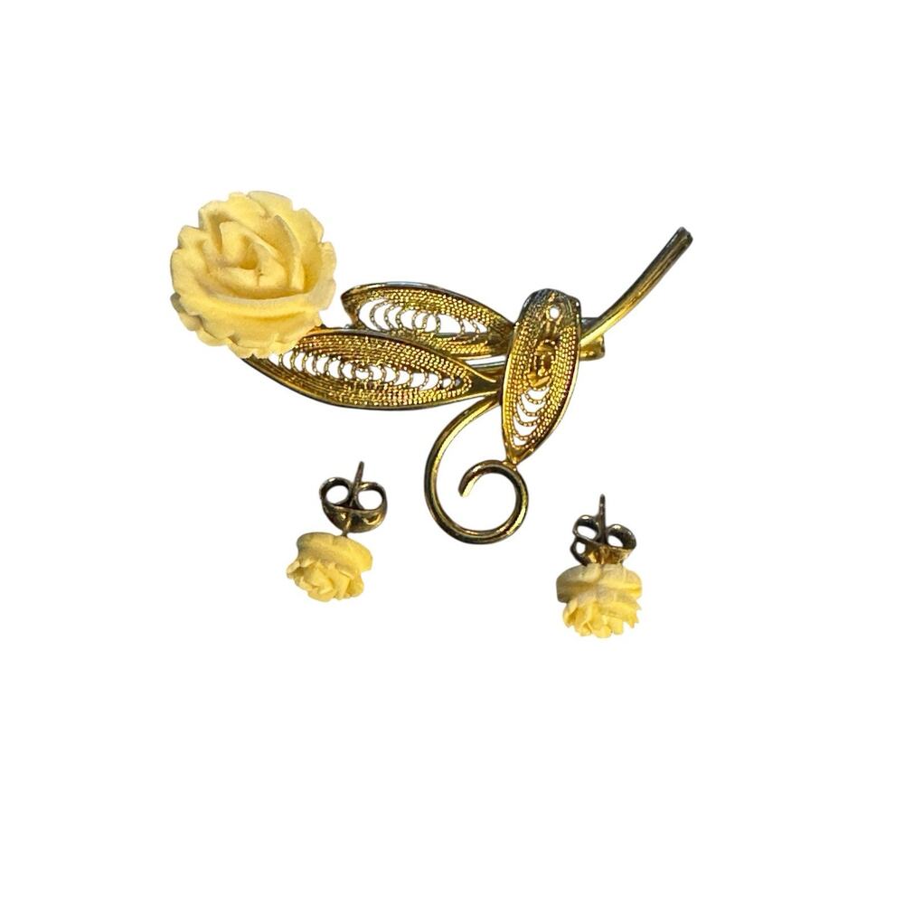 Vintage White Flower Filigree Leaf Brooch‎ Pin Gold Tone Matching Earrings Set